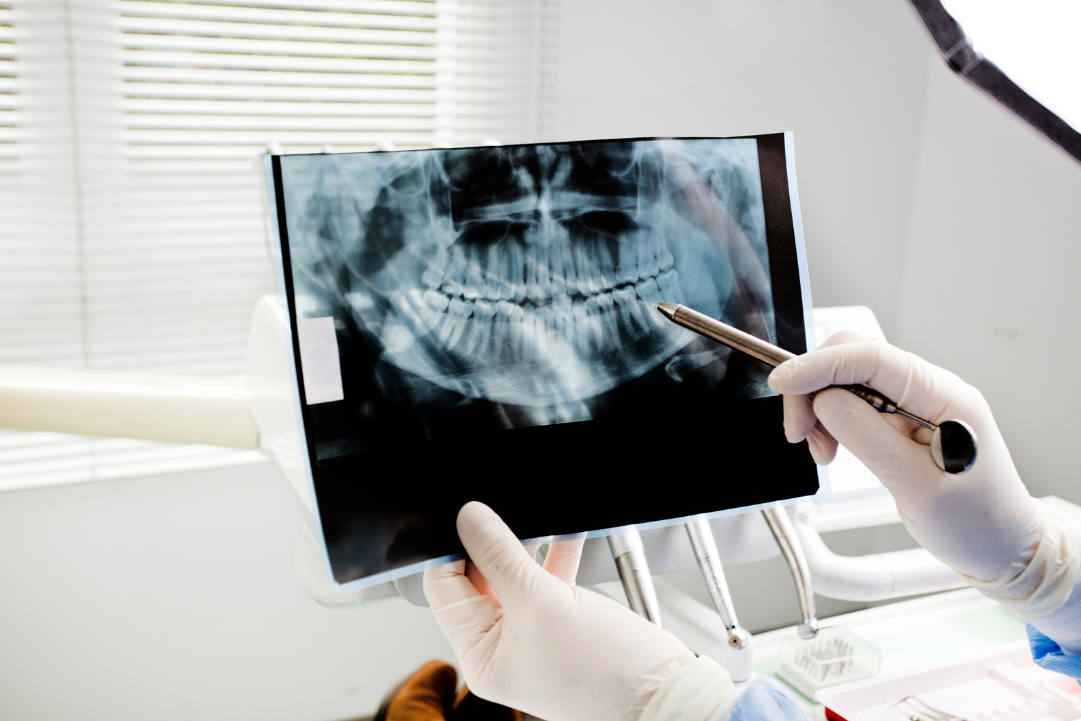dental doctor, oral x-ray exams (oral radiography), dental clinic background